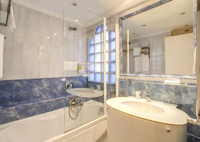 Couette-café Navona Gallery