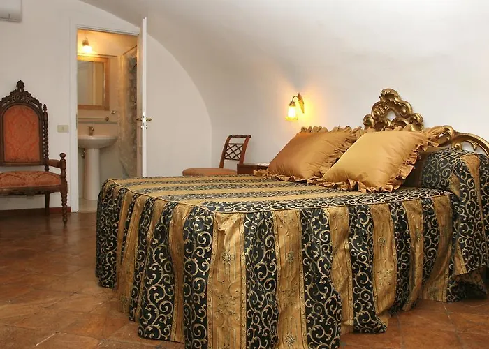 Couette-café Navona Gallery